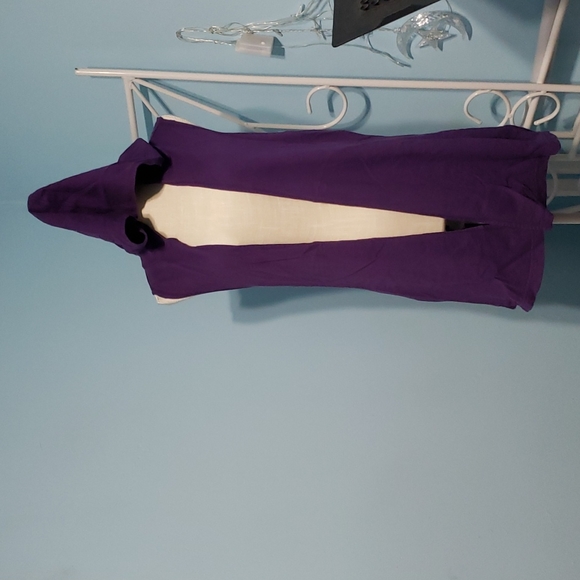 Hooded Vest - Picture 4 of 14